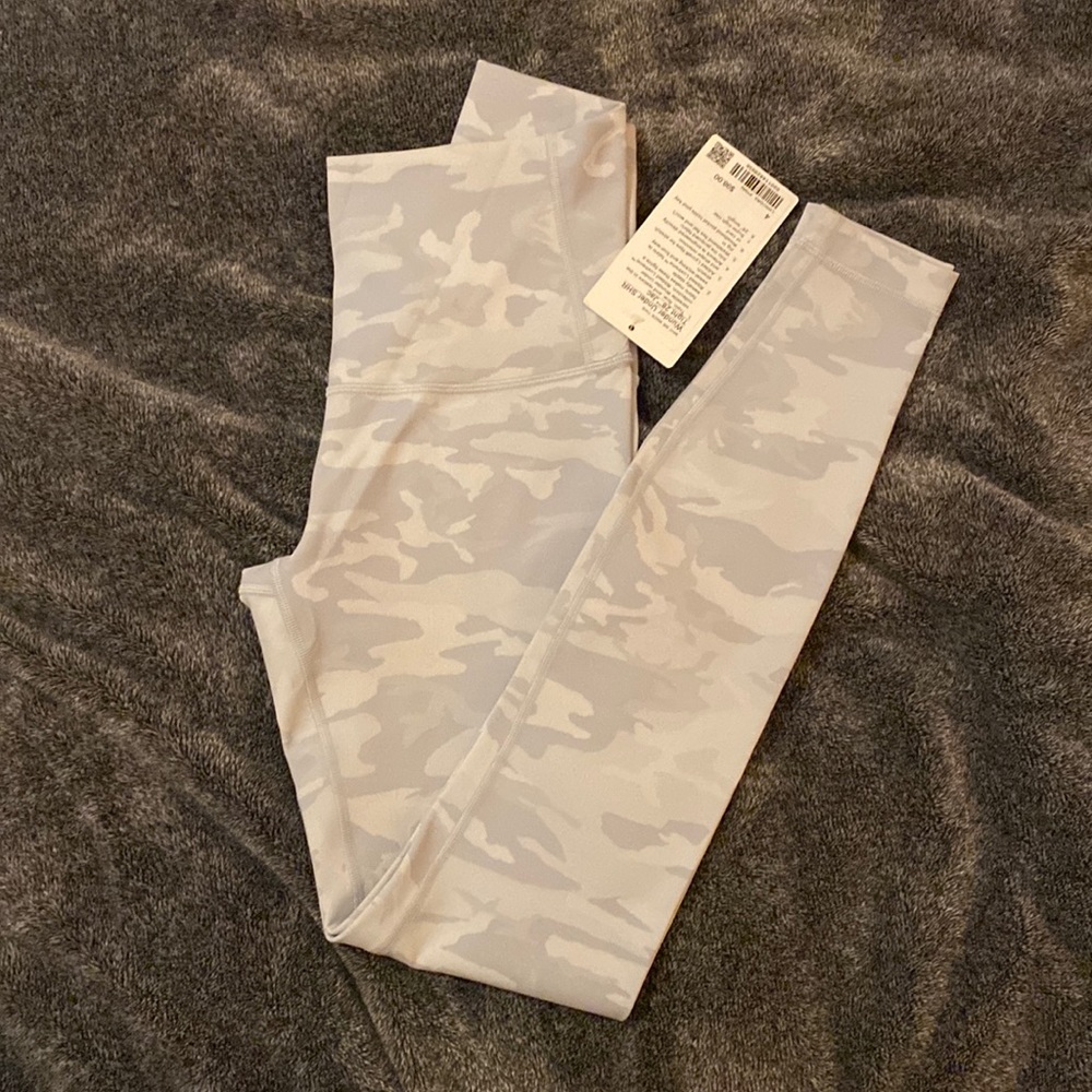 Lululemon wunder 28”